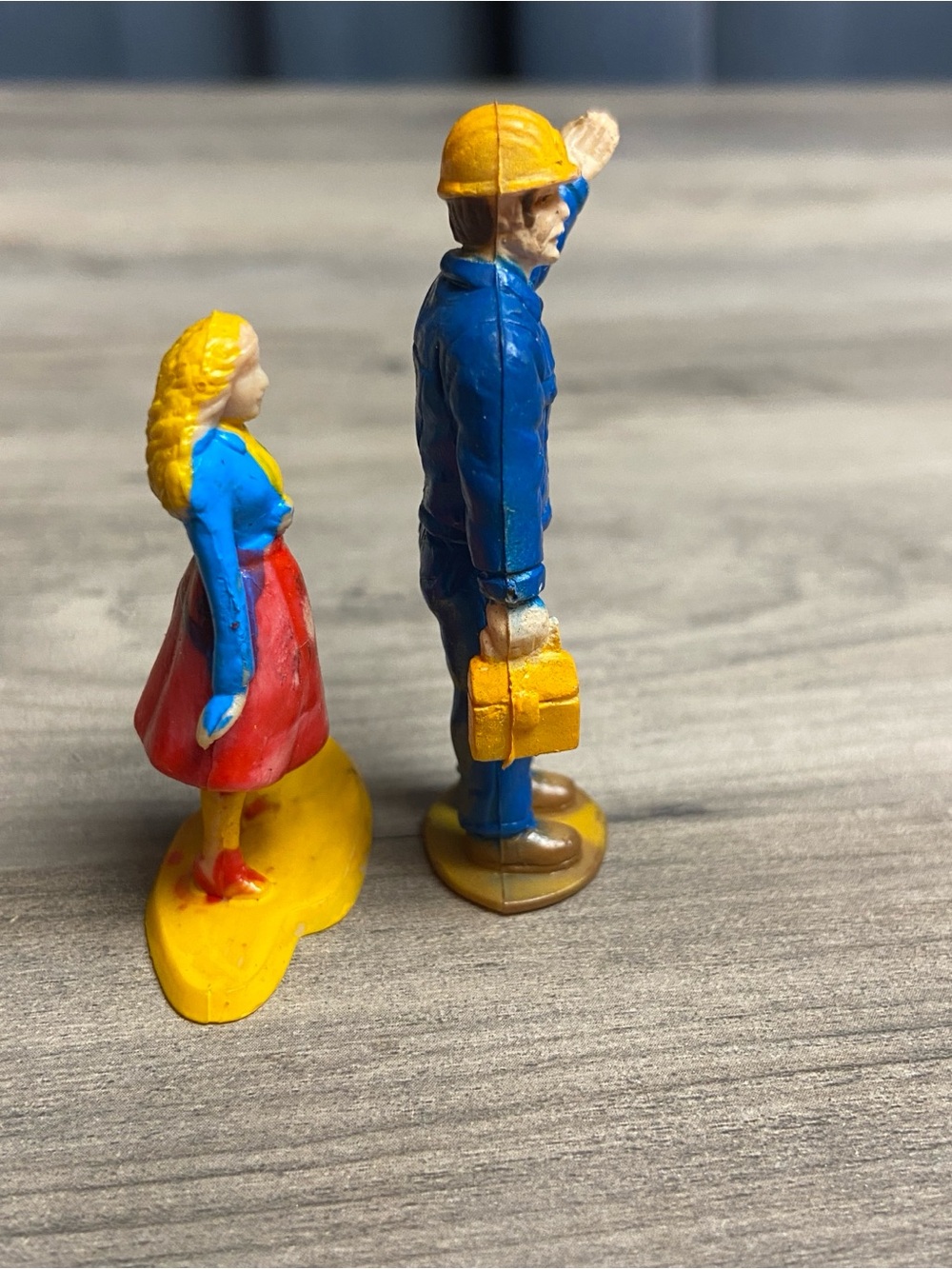 Vintage Plastic Construction Worker & Blue-Red Girl Toy Figures - Kids Toys‎ - Picture 5 of 9